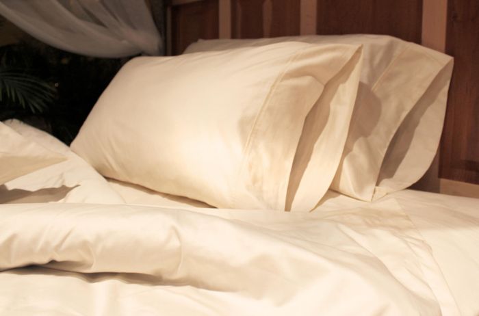 Joybed Sleep Cool Bundle - 2 Wool Pillows, Cotton Sheets, Dreamin' Vegan Blanket